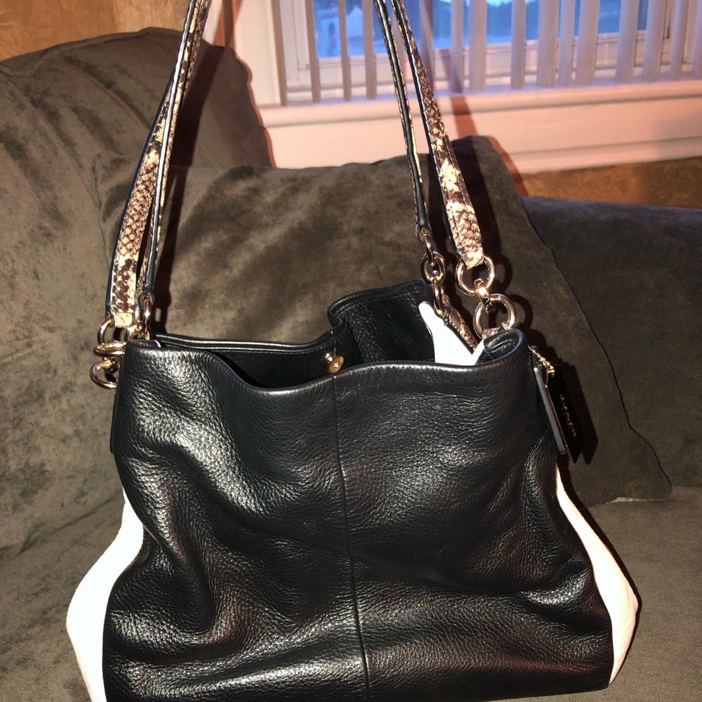Like new Coach leather purse